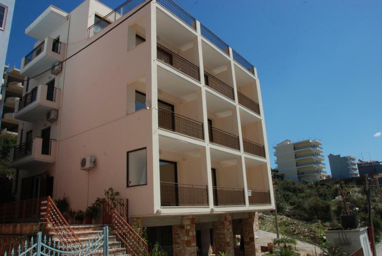 Nikos Hotel And Apartments Sarandë Exterior foto